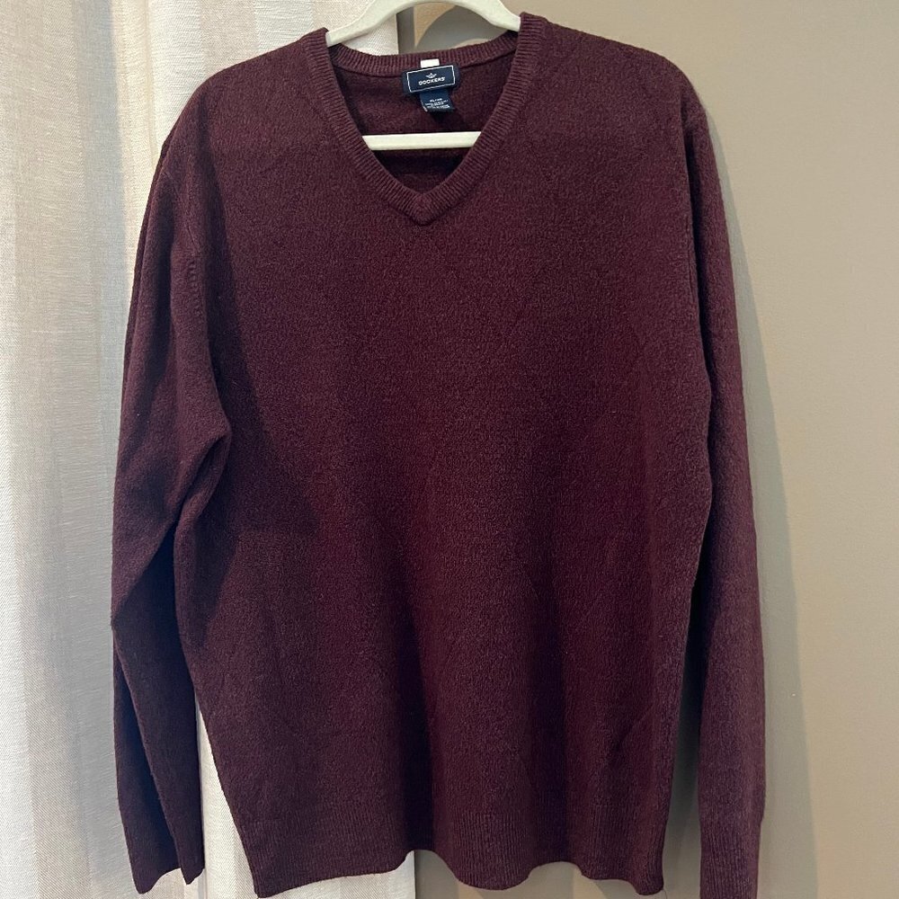 Maroon Dockers V-Neck Sweater with Diamond Pattern, Size X-Large